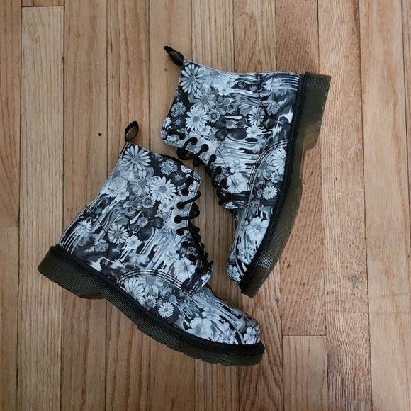 Dr. Martens Pascal Slime Floral Very EUC Size 9 Women's - Picture 2 of 13